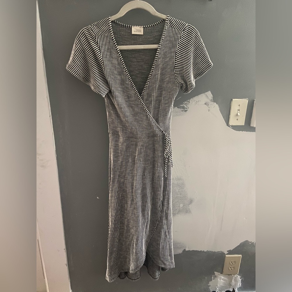 Caution to the Wind (TJ Maxx) Midi Dress B&W Sz M Used